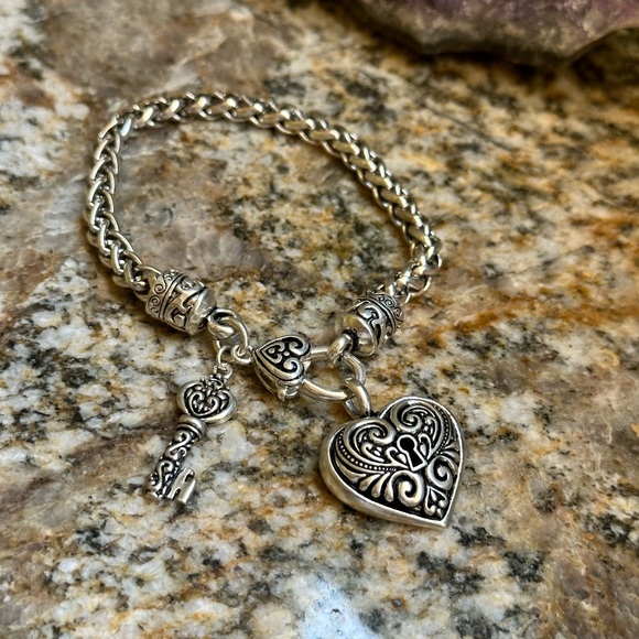 Silver Heart Key Charm Bracelet - Picture 10 of 11